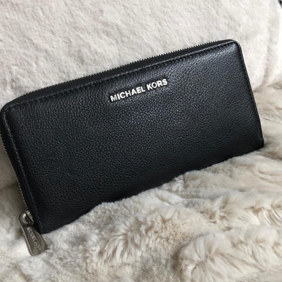 Michael Kors Handbags - Michael Kors Black Pebble Leather Wallet